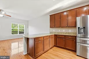 43350 Wayfarer Sq, Chantilly, VA 20152 - Photo 8