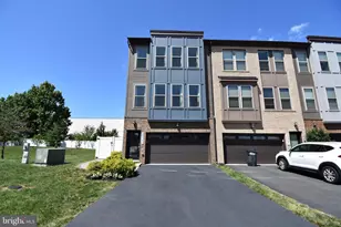 45369 Daveno Square, Sterling, VA 20164 - Photo 2