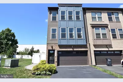 45369 Daveno Square, Sterling, VA 20164 - Photo 1