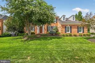 43292 Burke Dale St, Chantilly, VA 20152 - Photo 1
