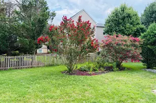 18264 Oak Lake Ct, Leesburg, VA 20176 - Photo 2