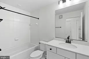 43841 Venetian Sq, Ashburn, VA 20147 - Photo 14