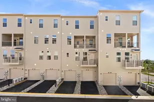 43841 Venetian Sq, Ashburn, VA 20147 - Photo 24