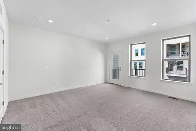 43841 Venetian Square, Ashburn, VA 20147 - Photo 8