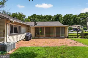 323 Avondale Dr, Sterling, VA 20164 - Photo 50