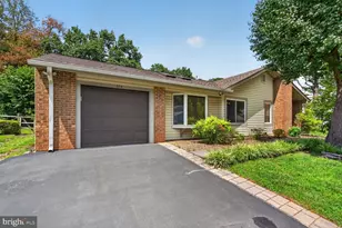 323 Avondale Dr, Sterling, VA 20164 - Photo 2