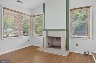 323 Avondale Dr, Sterling, VA 20164 - Photo 10