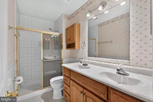 323 Avondale Dr, Sterling, VA 20164 - Photo 34