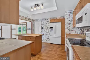 323 Avondale Dr, Sterling, VA 20164 - Photo 20