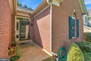 46855 Willowood Pl, Sterling, VA 20165 - Photo 4