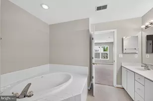 26025 Murrey Dr, Chantilly, VA 20152 - Photo 34