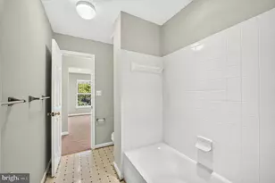 26025 Murrey Dr, Chantilly, VA 20152 - Photo 44