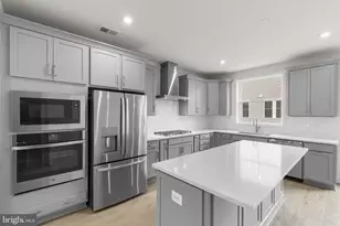 1 Picasso Square, Ashburn, VA 20148 - Photo 2