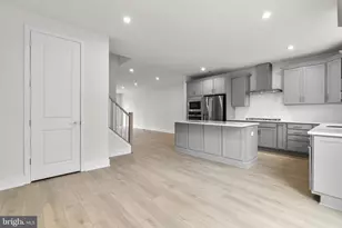 1 Picasso Square, Ashburn, VA 20148 - Photo 8