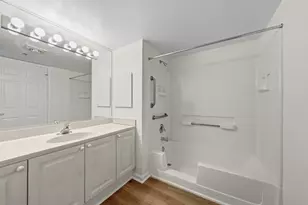 19385 Cypress Ridge Terrace, Leesburg, VA 20176 - Photo 18