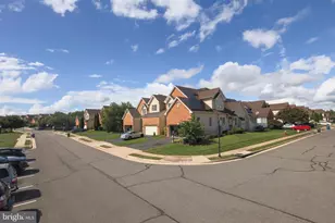 22918 N Brown Square, Ashburn, VA 20148 - Photo 82