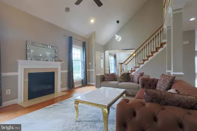 22918 N Brown Square, Ashburn, VA 20148 - Photo 18