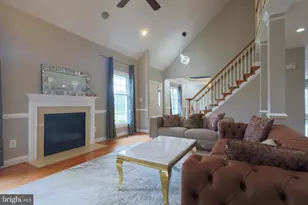 22918 N Brown Square, Ashburn, VA 20148 - Photo 18