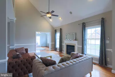 22918 N Brown Square, Ashburn, VA 20148 - Photo 16