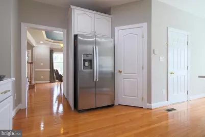 22918 N Brown Square, Ashburn, VA 20148 - Photo 6
