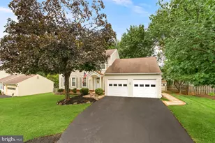 10163 Yorktown Way, Great Falls, VA 22066 - Photo 4