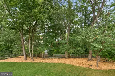10163 Yorktown Way, Great Falls, VA 22066 - Photo 16