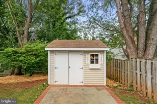 10163 Yorktown Way, Great Falls, VA 22066 - Photo 10