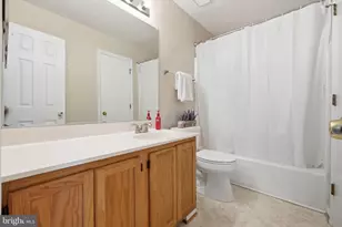 20827 Butterwood Falls Terrace, Sterling, VA 20165 - Photo 28