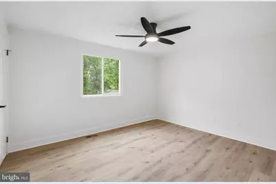 202 Leslie Court, Sterling, VA 20164 - Photo 10