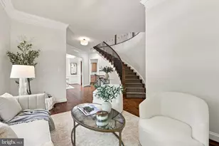20646 Holyoke Dr, Ashburn, VA 20147 - Photo 2