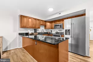 227 Finchingfield Ct, Sterling, VA 20165 - Photo 10