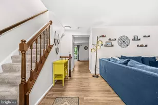 227 Finchingfield Ct, Sterling, VA 20165 - Photo 6