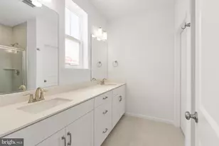 20876 Murry Fls Ter, Ashburn, VA 20147 - Photo 32