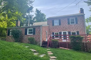 13328 Springhollow Ln, Leesburg, VA 20176 - Photo 4
