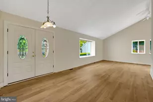 105 Kale Ave, Sterling, VA 20164 - Photo 2