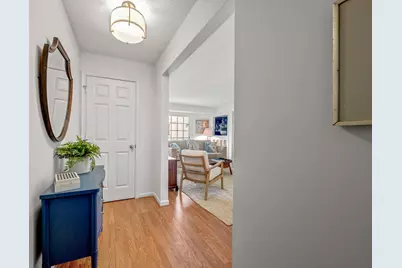 116 Prosperity SE #B, Leesburg, VA 20175 - Photo 2