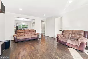 21521 Willow Breeze Sq, Ashburn, VA 20147 - Photo 6
