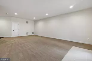 42300 Crawford Ter, Brambleton, VA 20148 - Photo 54