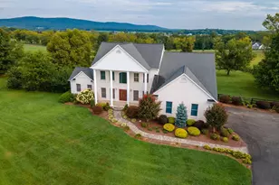 37796 Elizabeths Field Ln, Purcellville, VA 20132 - Photo 2
