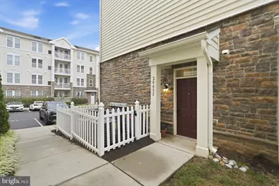 24682 Byrne Meadow Square, Aldie, VA 20105 - Photo 2