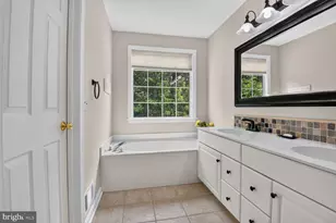 20752 Breezy Point, Sterling, VA 20165 - Photo 24