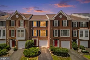 25251 Dunvegan Square, Chantilly, VA 20152 - Photo 1