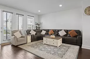 25441 Hartland Orch Ter, Chantilly, VA 20152 - Photo 4
