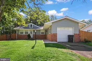 1012 S Hoga Rd, Sterling, VA 20164 - Photo 2