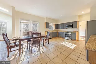 36767 Pelham Ct, Purcellville, VA 20132 - Photo 10
