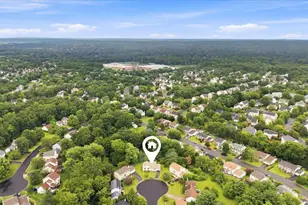7 Red Wing Ct, Sterling, VA 20164 - Photo 2