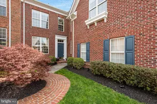 18488 Lanier Island Square, Leesburg, VA 20176 - Photo 2