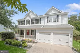 329 Locust Grove Dr, Purcellville, VA 20132 - Photo 1