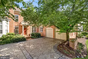 18417 Lanier Island Square, Leesburg, VA 20176 - Photo 2