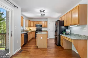 17204 Rosecliff Ct, Round Hill, VA 20141 - Photo 12